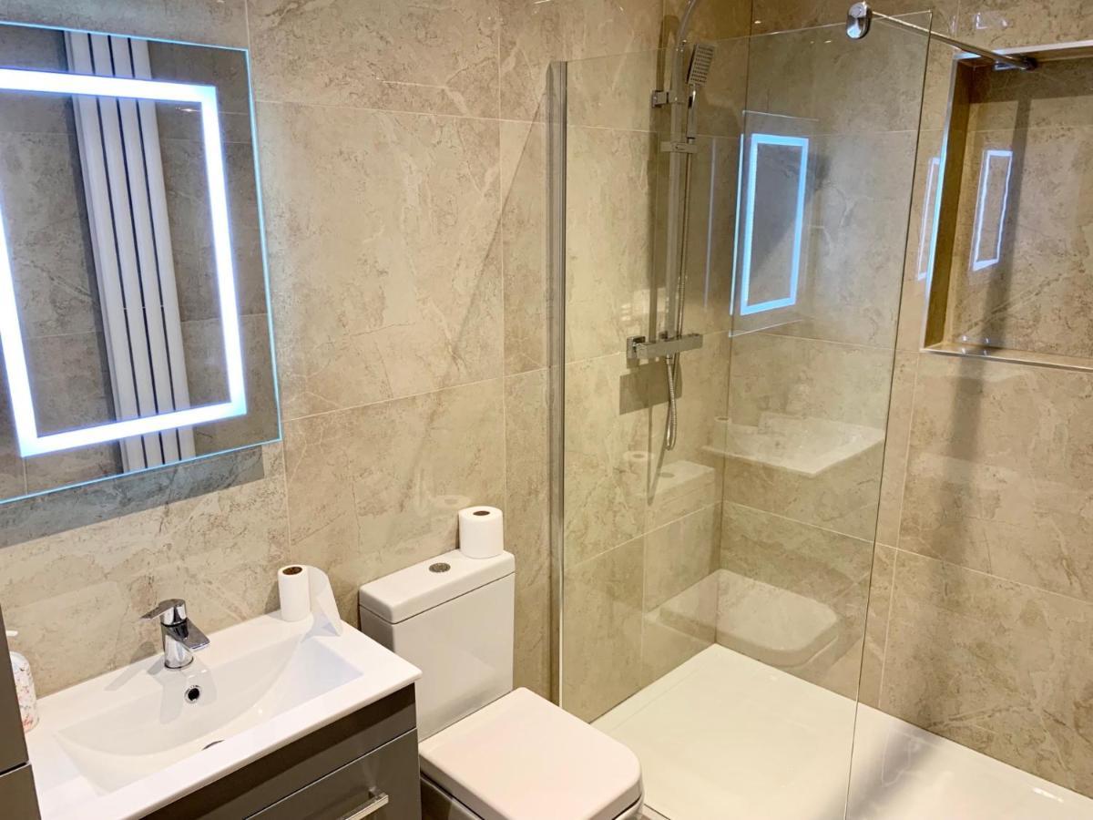 Modern 2 Bedroom Apartment With Private Garden Near Canary Wharf London Exterior foto